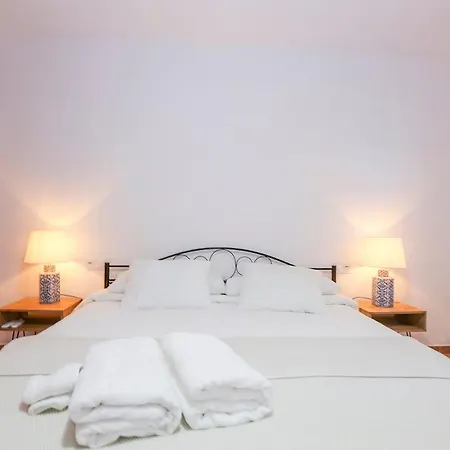 Almendros Infinity Pool Салобрения