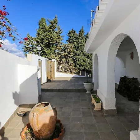Almendros Infinity Pool Вилла Салобрения